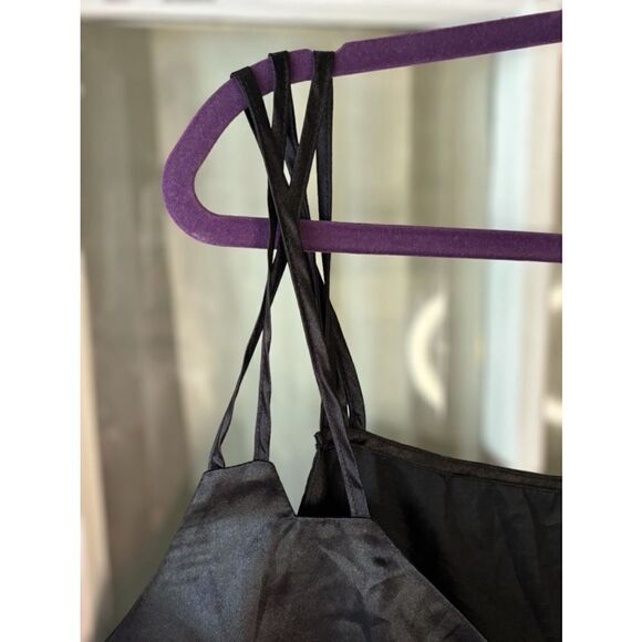 BooHoo Women’s Size 18 Black Plus Size Multi Strap Plunge Neck Cami Top • EUC - Picture 10 of 10